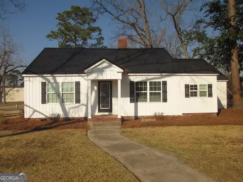 390 Bay St, Baxley, GA 31513