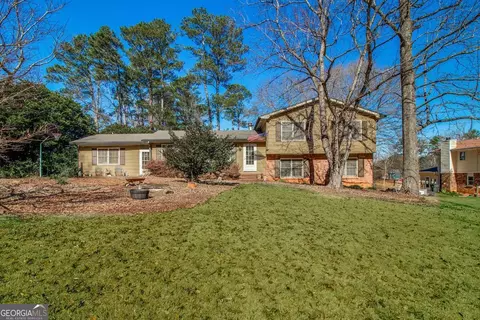 1733 Lamancha Dr, Lawrenceville, GA 30044