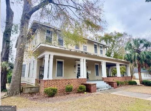 1615 N Patterson St, Valdosta, GA 31601