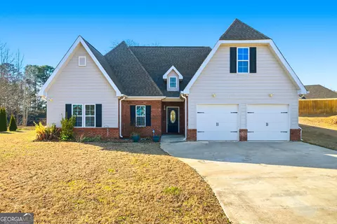 207 Meadow Lake Dr, Carrollton, GA 30116