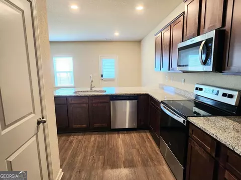 Kitchen - 2981 Cleburne Ter, Hampton, GA 30228 photo 2 of 2