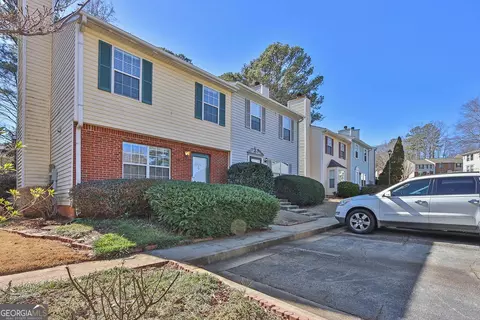 6390 Wedgeview Dr, Tucker, GA 30084