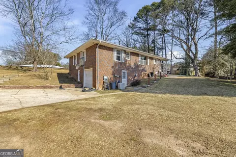 Exterior - 27 Hilltop Ln, Toccoa, GA 30577 photo 7 of 8