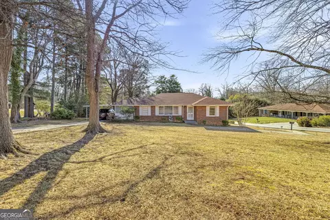 Exterior - 27 Hilltop Ln, Toccoa, GA 30577 photo 4 of 8