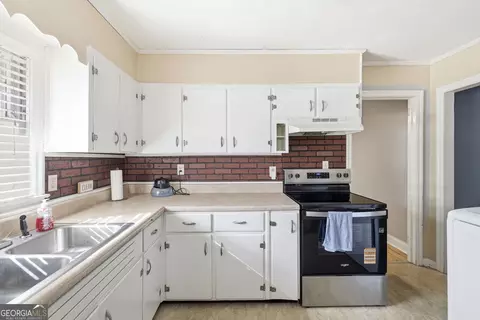 Kitchen - 27 Hilltop Ln, Toccoa, GA 30577 photo 1 of 1
