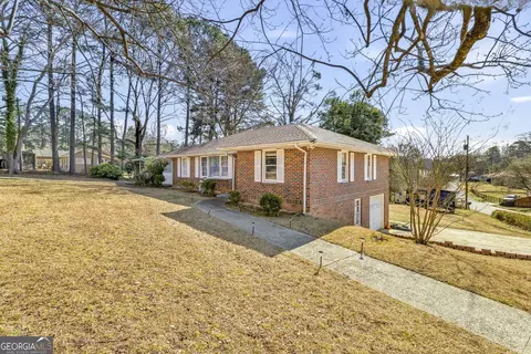 Exterior - 27 Hilltop Ln, Toccoa, GA 30577 photo 3 of 8