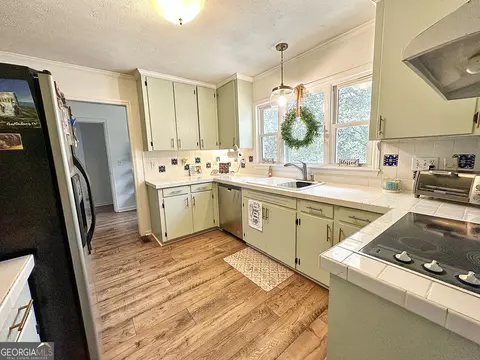Kitchen - 216 E Lane Cir, Lagrange, GA 30240 photo 1 of 4