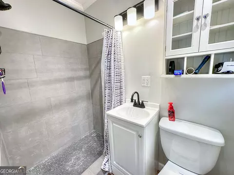 Bath - 216 E Lane Cir, Lagrange, GA 30240 photo 5 of 5