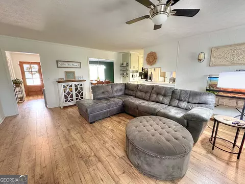 Living - 216 E Lane Cir, Lagrange, GA 30240 photo 3 of 4