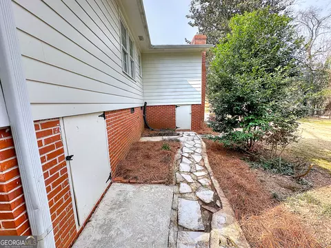 Exterior - 216 E Lane Cir, Lagrange, GA 30240 photo 6 of 9