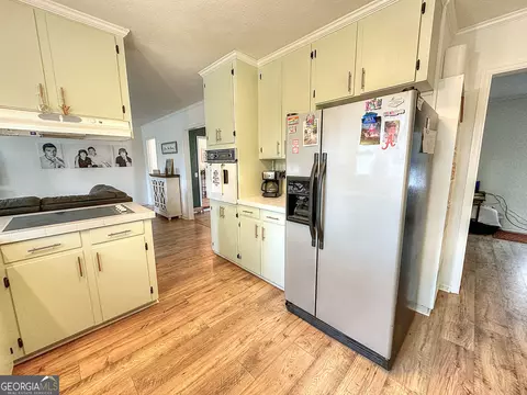 Kitchen - 216 E Lane Cir, Lagrange, GA 30240 photo 4 of 4