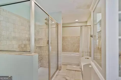 Bath - 1777 E Gate Trl, Stone Mountain, GA 30087 photo 3 of 5