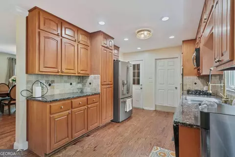 Kitchen - 1777 E Gate Trl, Stone Mountain, GA 30087 photo 2 of 5