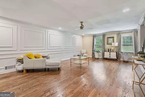 Living - 1777 E Gate Trl, Stone Mountain, GA 30087 photo 2 of 4