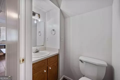 Bath - 1777 E Gate Trl, Stone Mountain, GA 30087 photo 5 of 5
