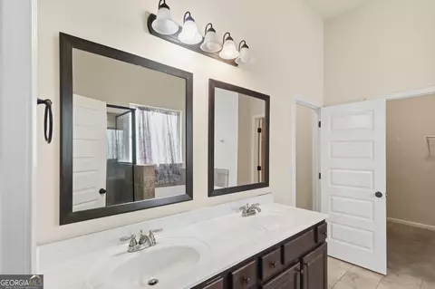 Entry Way - 457 Mossycup Dr, Fairburn, GA 30213 photo 2 of 5