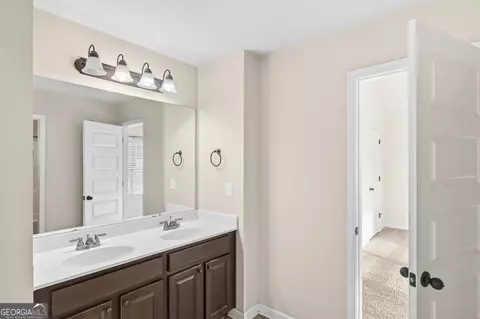 Entry Way - 457 Mossycup Dr, Fairburn, GA 30213 photo 5 of 5