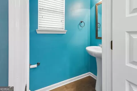 Entry Way - 457 Mossycup Dr, Fairburn, GA 30213 photo 3 of 5