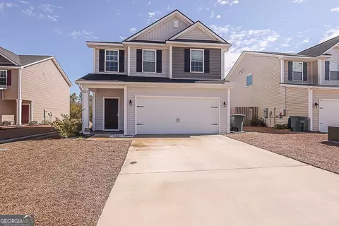 131 Battalion Ln, Hinesville, GA 31313