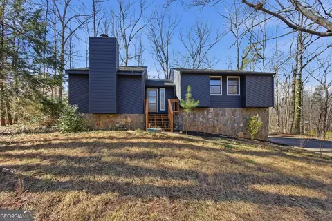 8991 Laurel Dr, Douglasville, GA 30135