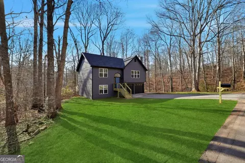 3260 Navajo Cir, Gainesville, GA 30501
