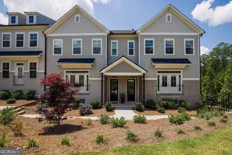 10055 River Rock Dr, Roswell, GA 30076