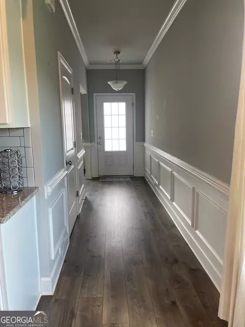 Entry Way - 716 Westcrest Ln, Cornelia, GA 30531 photo 1 of 2