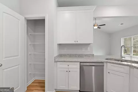 Entry Way - 185 Patterson Dr, Franklin, GA 30217 photo 5 of 8