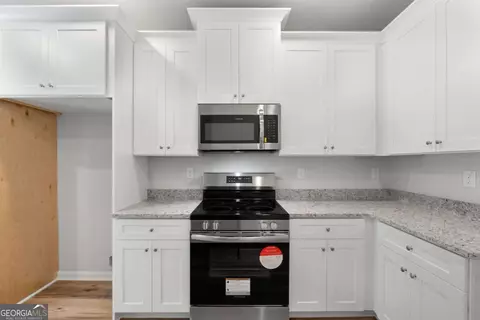 Kitchen - 185 Patterson Dr, Franklin, GA 30217 photo 2 of 3