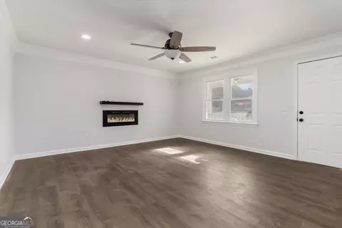 Living - 536 Phillips Dr, Monroe, GA 30656 photo 1 of 2