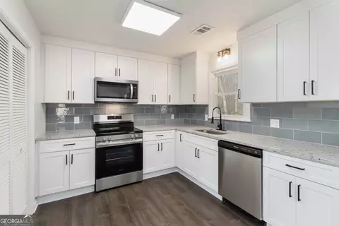Kitchen - 536 Phillips Dr, Monroe, GA 30656 photo 3 of 3