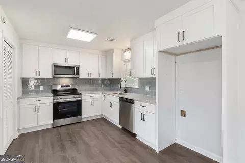 Kitchen - 536 Phillips Dr, Monroe, GA 30656 photo 1 of 3