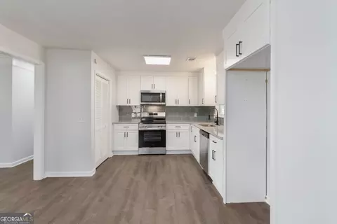 Kitchen - 536 Phillips Dr, Monroe, GA 30656 photo 2 of 3