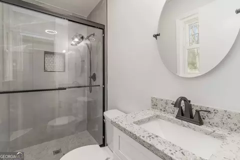 Bath - 536 Phillips Dr, Monroe, GA 30656 photo 2 of 2