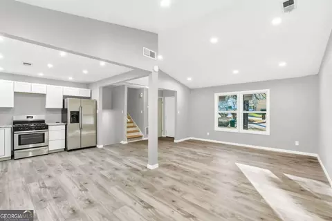 4900 Bayside Ct, Stone Mountain, GA 30088