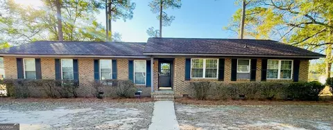 2311 Saint George Ln, Albany, GA 31707