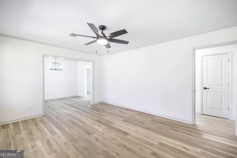 Living - 103 Spring St, Warner Robins, GA 31088 photo 1 of 3