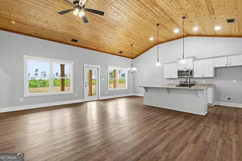 Living - 146 Overland Way, Gray, GA 31032 photo 2 of 4