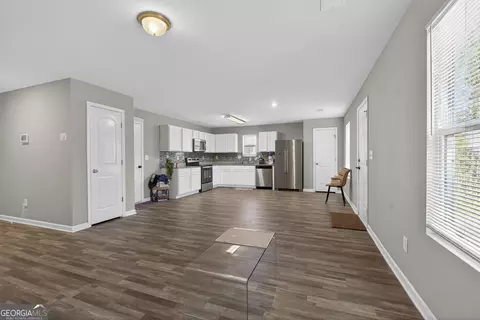 Entry Way - 1307 Dayle Ct, Macon, GA 31211 photo 4 of 10