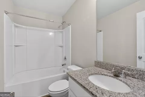 Bath - 1307 Dayle Ct, Macon, GA 31211 photo 1 of 2