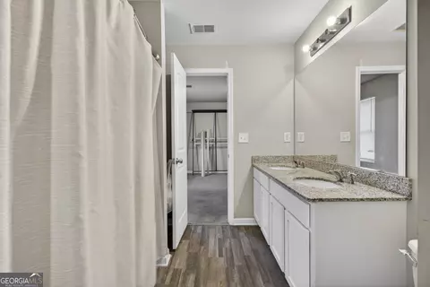 Bath - 1307 Dayle Ct, Macon, GA 31211 photo 2 of 2