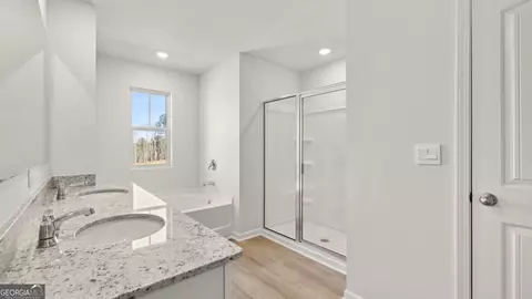 Bath - 2947 Daxton Ln, Gainesville, GA 30507 photo 1 of 1