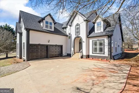 3955 Pucketts Rd, Snellville, GA 30039