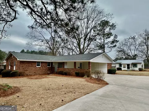 52 26th Ave, Eastman, GA 31023