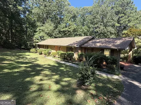 90 Hickory Ln, Lagrange, GA 30240