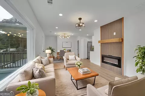 808 S Park Dr SE, Marietta, GA 30060