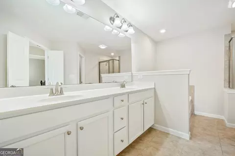 Entry Way - Undisclosed, Suwanee, GA 30024 photo 7 of 9