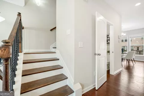 Entry Way - Undisclosed, Suwanee, GA 30024 photo 4 of 9