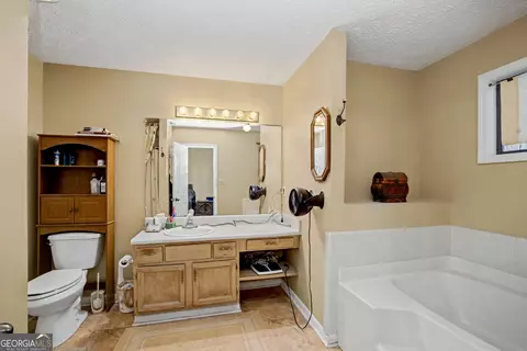 Bath - 120 Farmbrook Trl, Stockbridge, GA 30281 photo 2 of 2