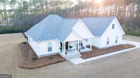 128 Magnolia Dr, Baxley, GA 31513